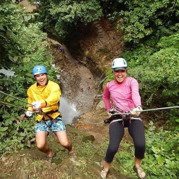 pure trek canyoning friends