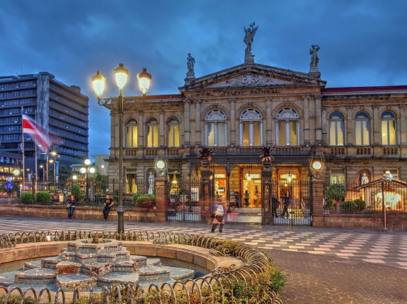 San José City Tour - Teatro Nacional